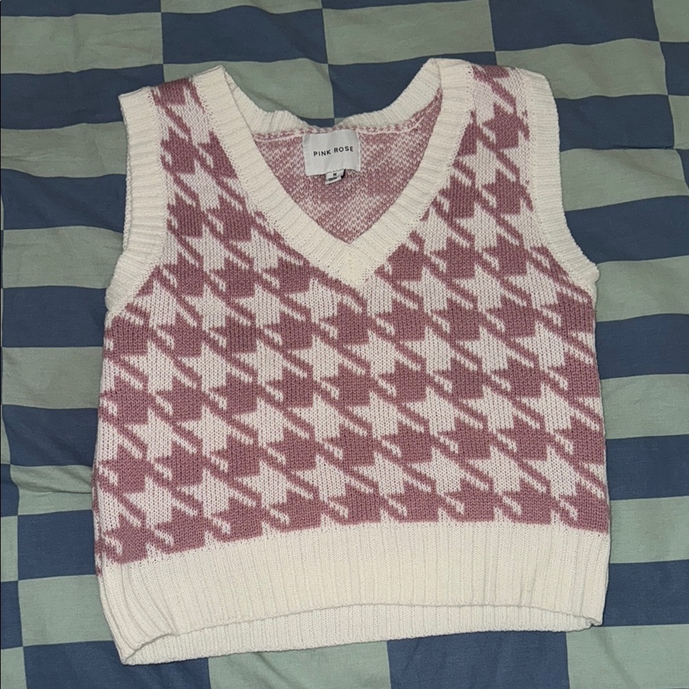 Pink Rose Women's Pink and White Sweater Vest